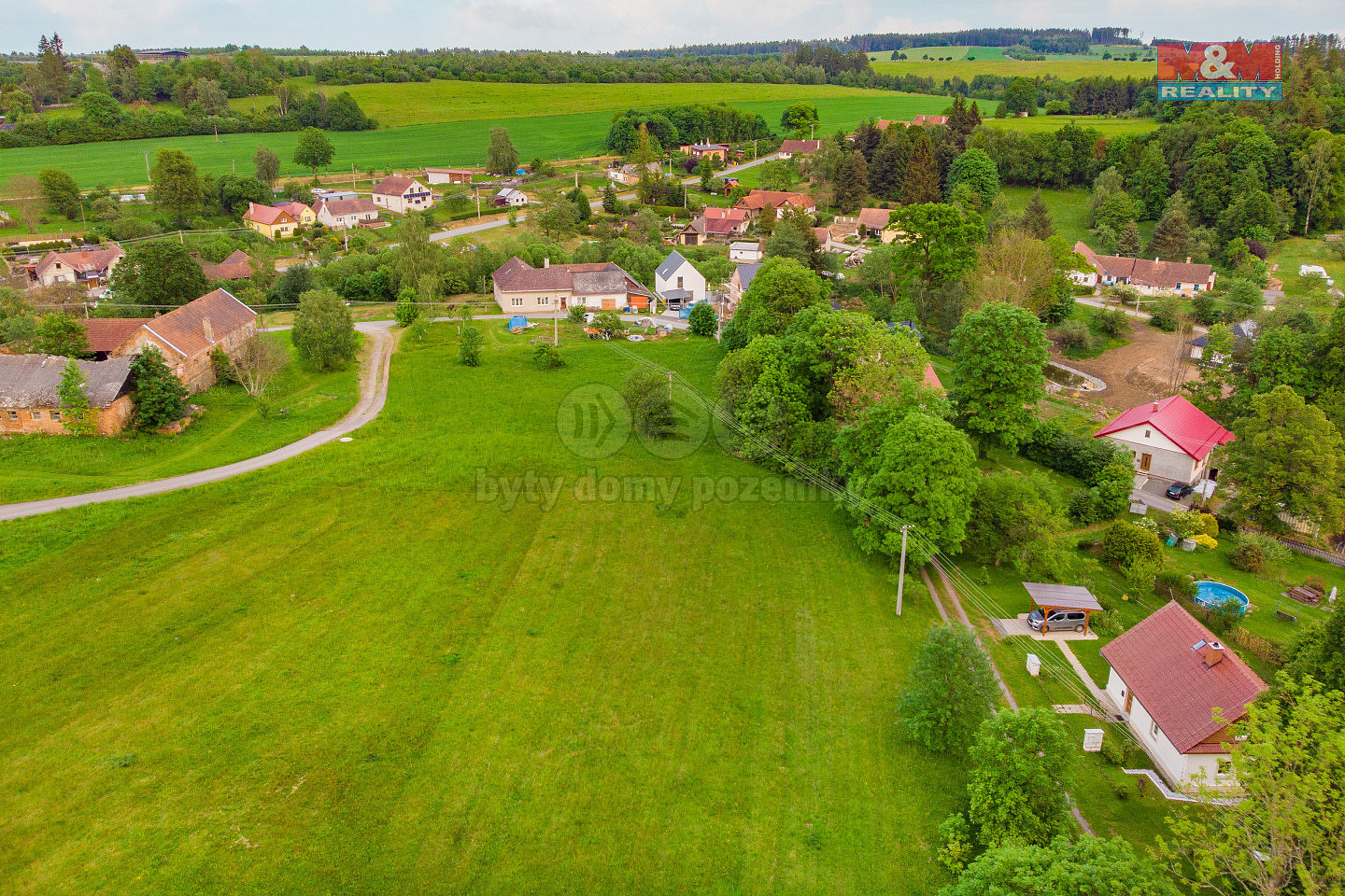 Prodej stavebního pozemku 1 438 m²