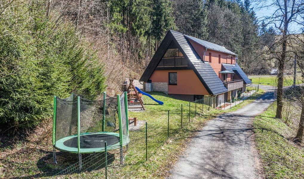 Prodej domu 300 m² s pozemkem 4 332 m², Karolinka – náhled fotky 3