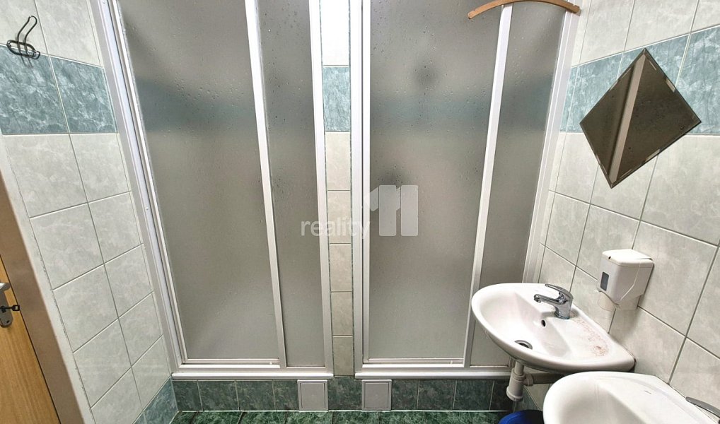 Prodej výrobních prostor 2 849 m², Aš – náhled fotky 36