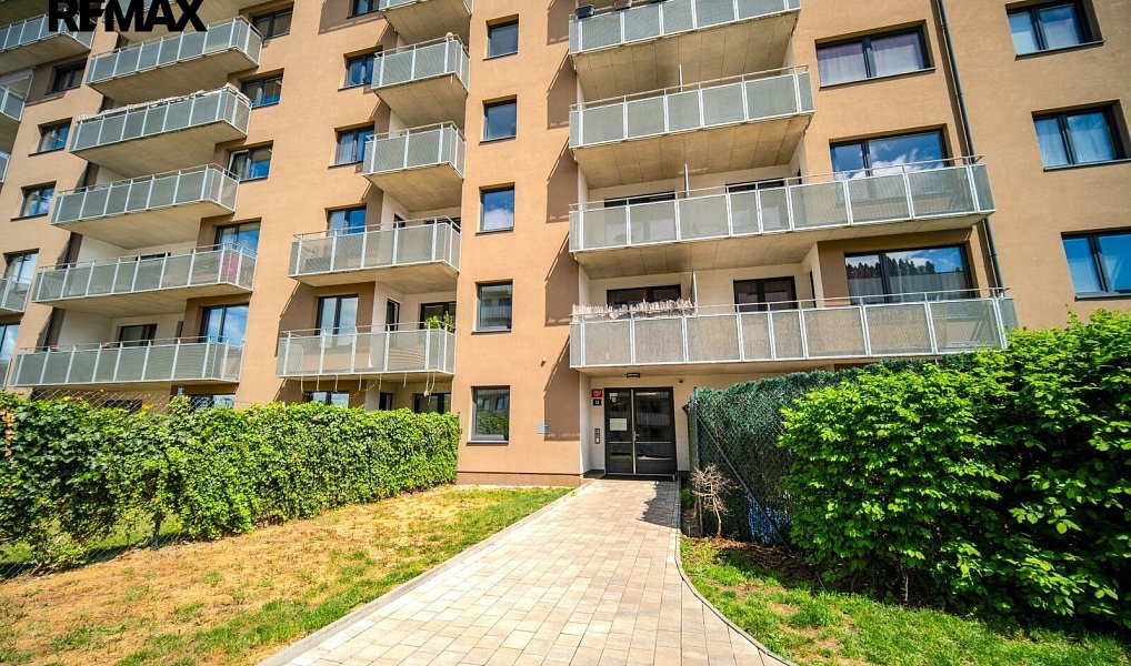 Prodej bytu 4+kk 93 m², Praha – náhled fotky 28