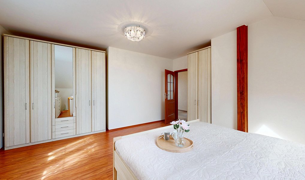 Prodej domu 225 m² s pozemkem 807 m², Bašť – náhled fotky 26