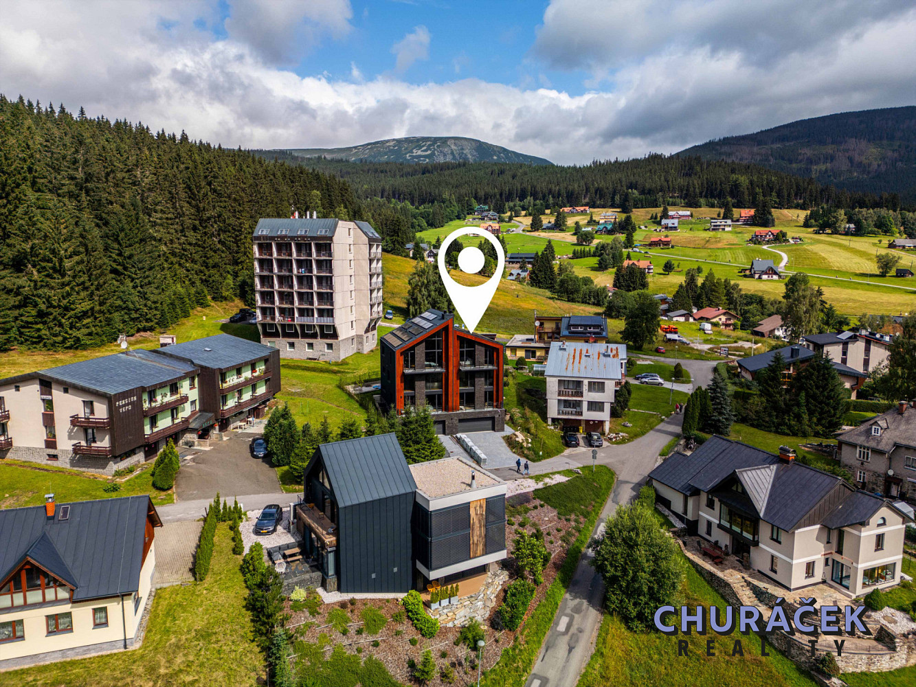 Prodej nájemního domu, činžáku 303 m²