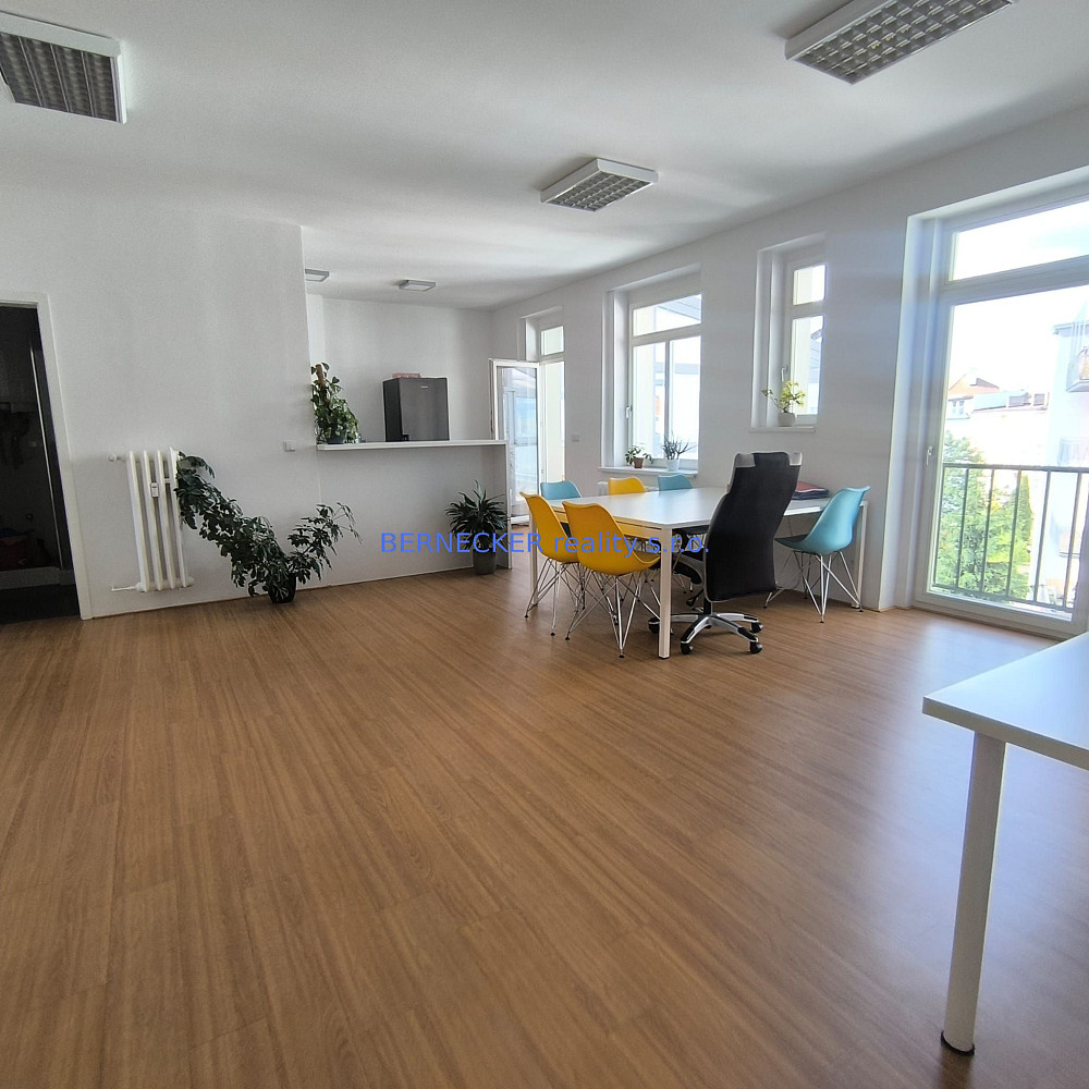 Pronájem kanceláře 105 m² — photo 4
