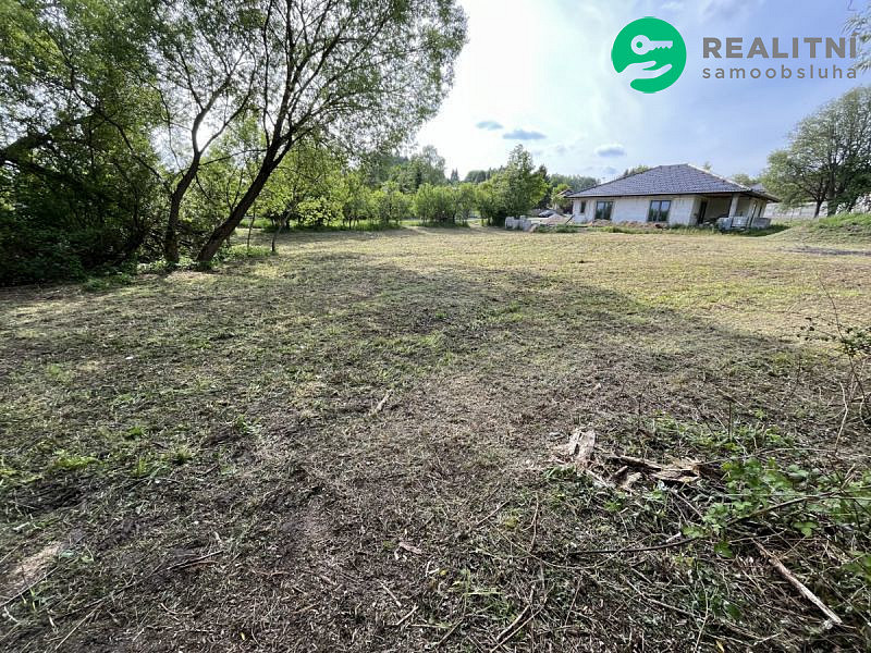 Prodej stavebního pozemku 2 398 m² – fotografie 2