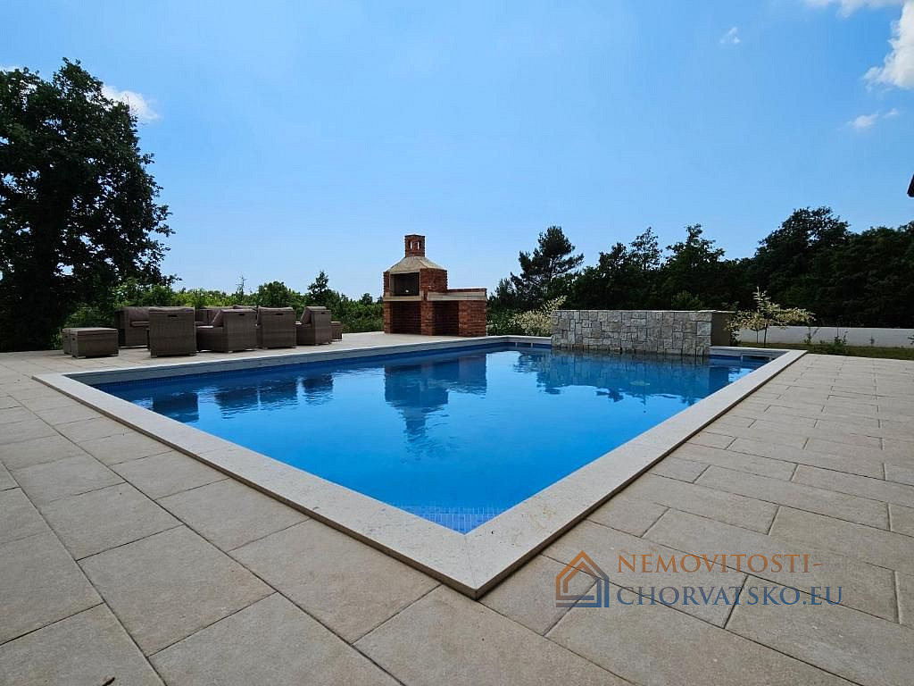 Prodej domu 248 m² s pozemkem 1 528 m² - Widok 4