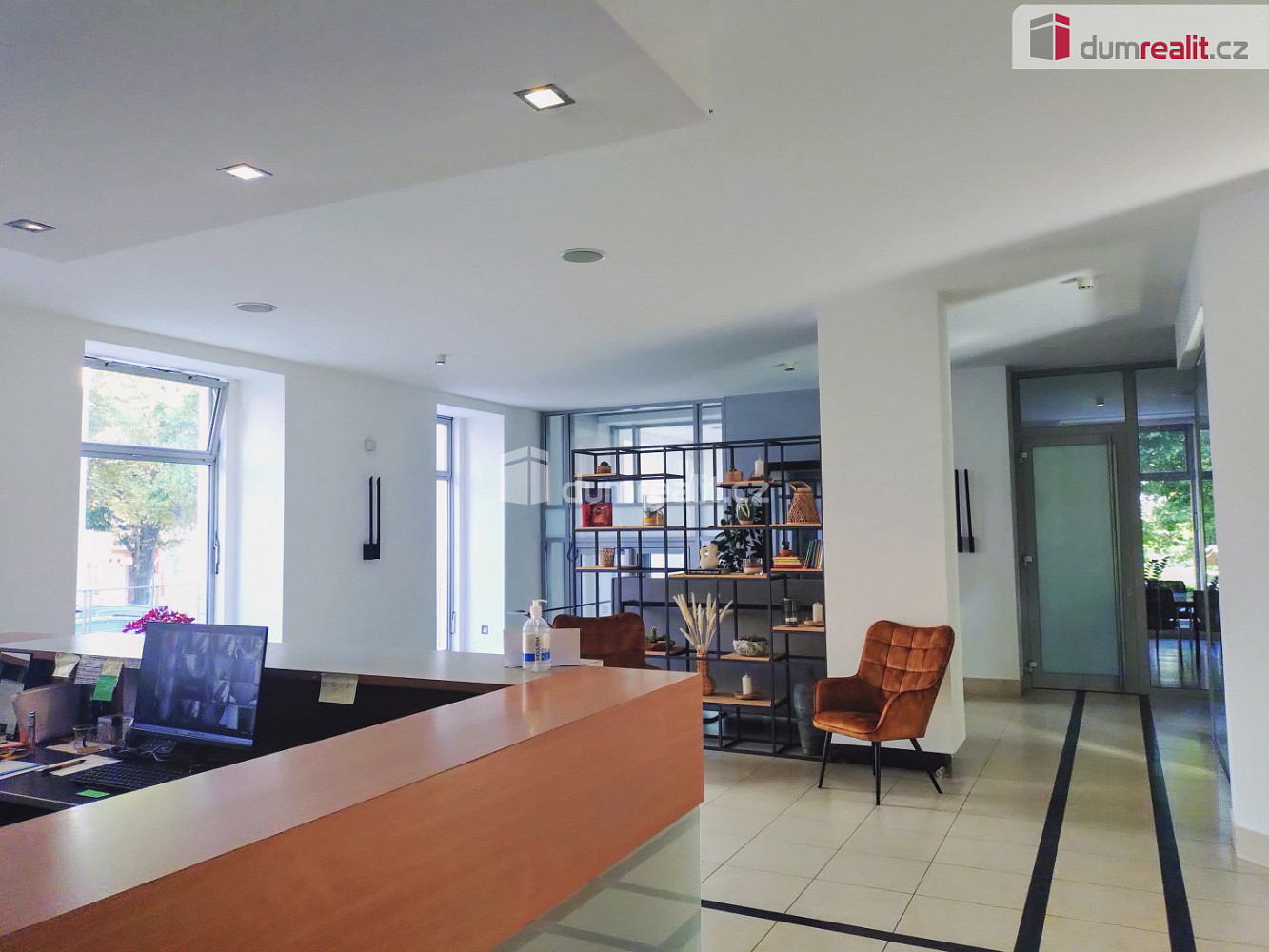 Pronájem kanceláře 48 m² — photo 3