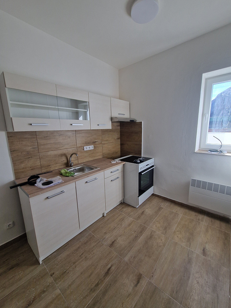 Pronájem bytu 2+kk 40 m² – fotografie 2