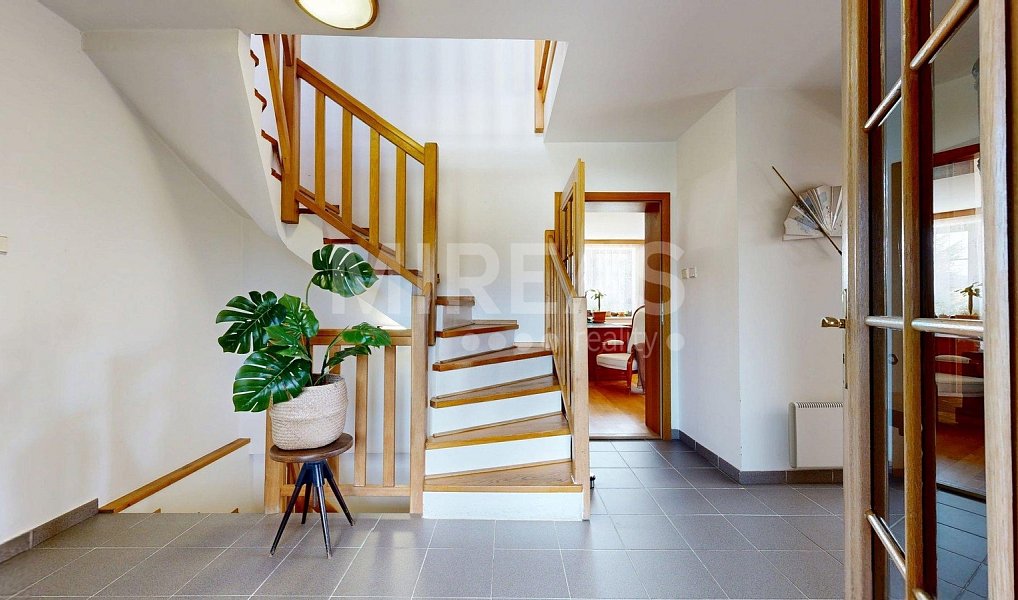 Prodej ubytovacího objektu 444 m², Stožec – náhled fotky 13