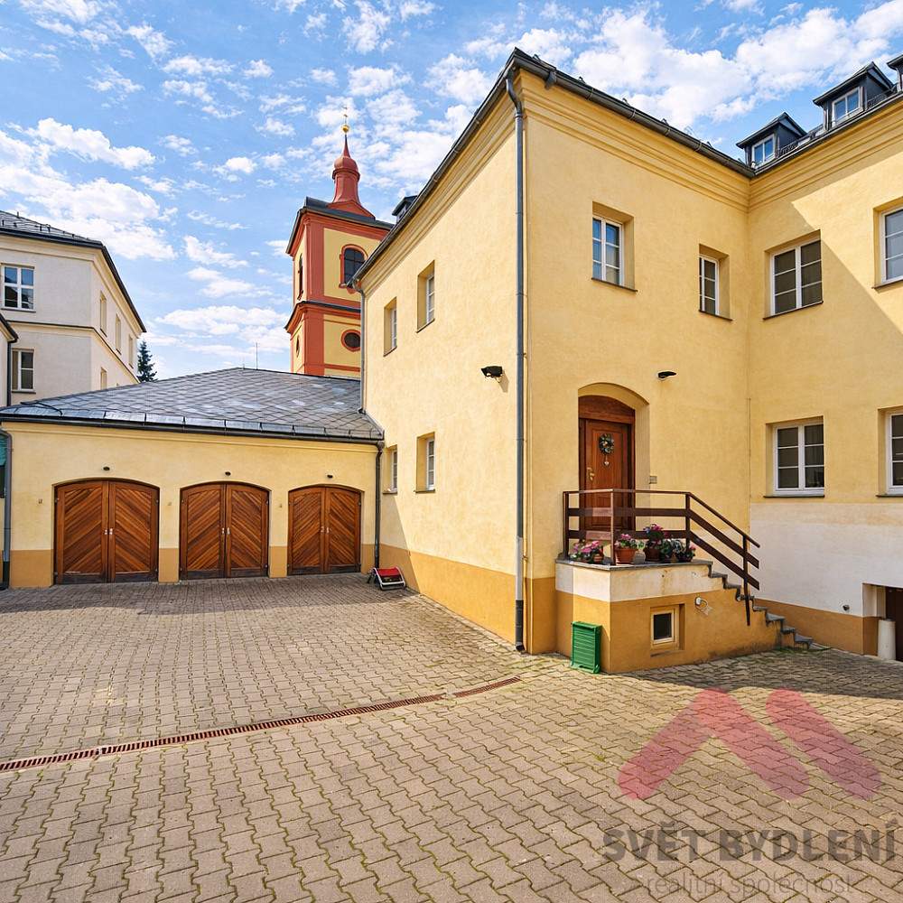 Prodej nájemního domu, činžáku 868 m² – fotografie 2