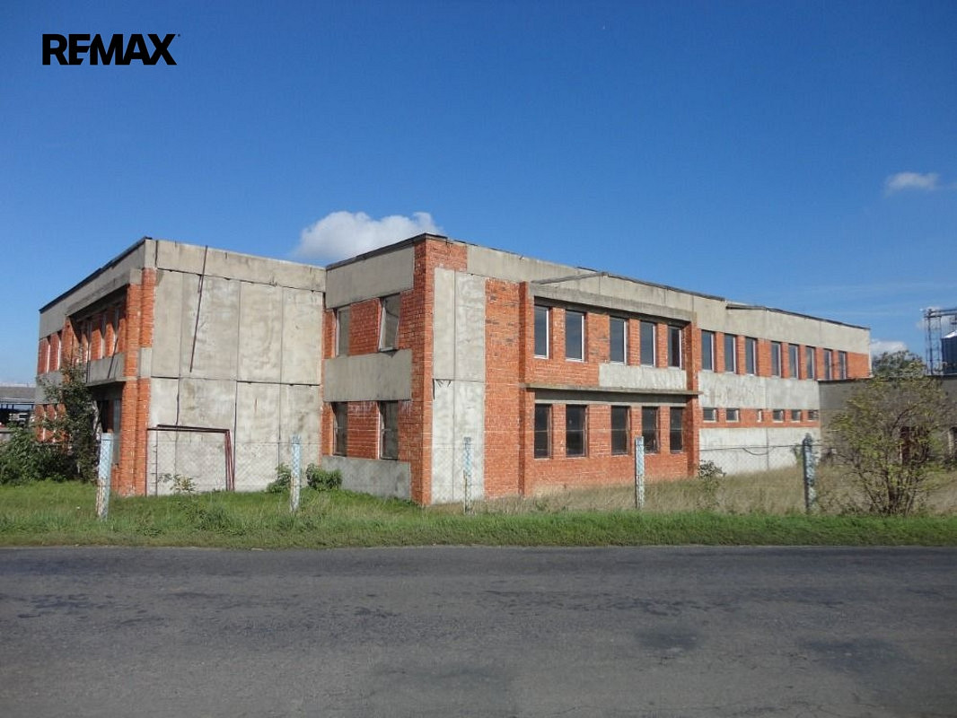 Prodej obchodních prostor 1 600 m² — photo 4