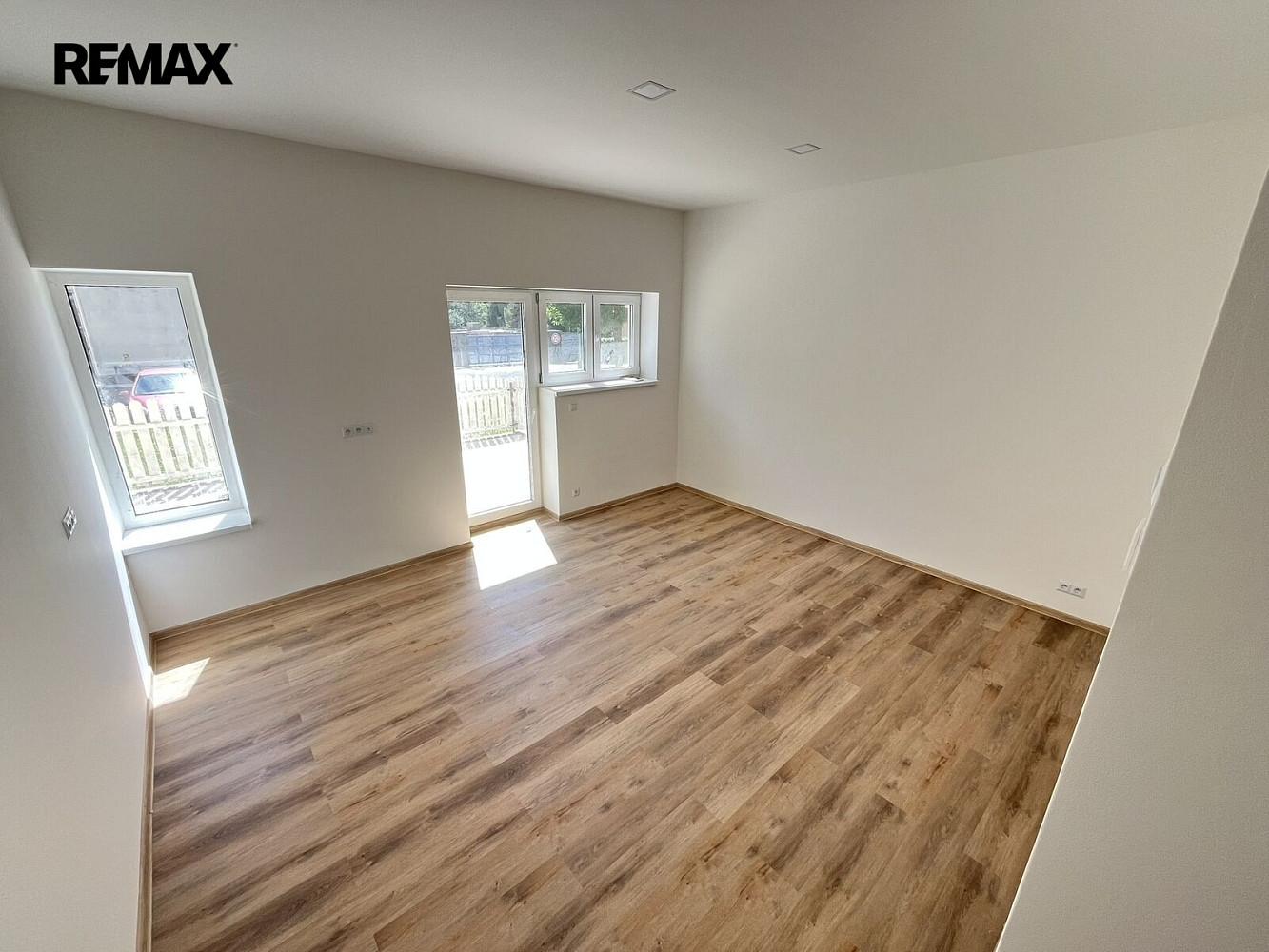 Pronájem bytu 1+kk 34 m² – fotografie 4