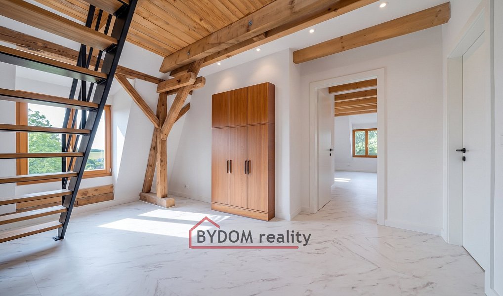 Prodej bytu 4+kk 125 m², Líšťany – náhled fotky 12