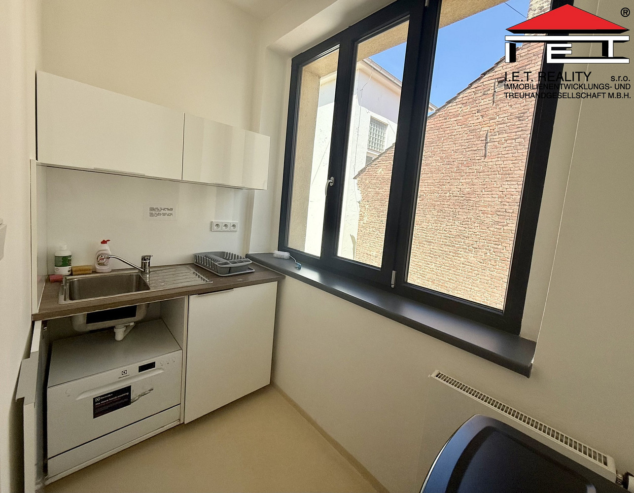 Pronájem kanceláře 35 m² – fotografie 4
