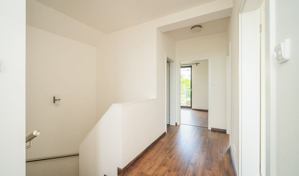Pronájem domu 110 m² s pozemkem 196 m², Praha – náhled fotky 22