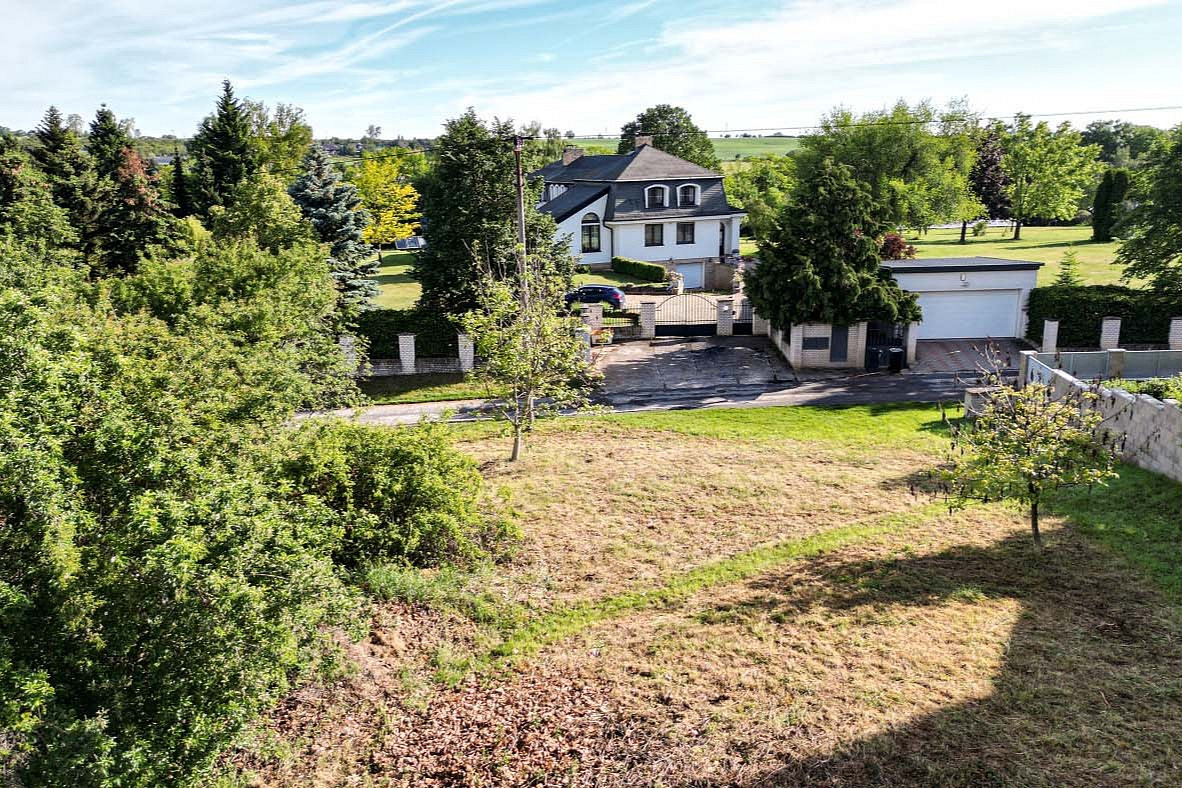 Prodej stavebního pozemku 887 m² – pohled 5