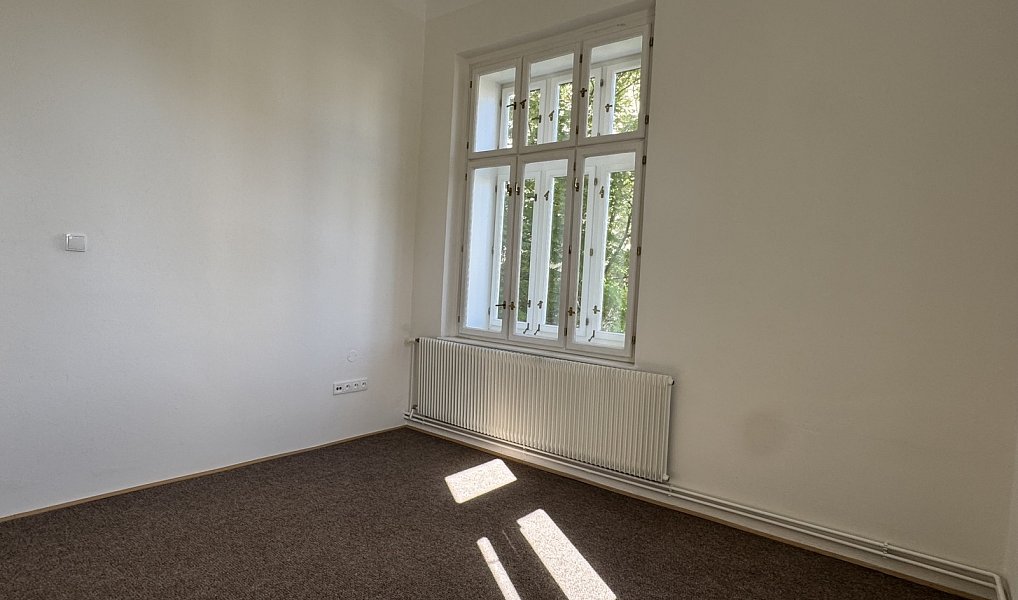 Pronájem kanceláře 14 m², Kladno – náhled fotky 6
