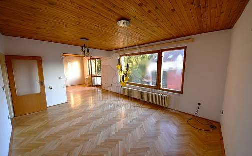 Prodej domu 200 m² s pozemkem 1 028 m², Ke Křížku, Hradec Králové - Roudnička
