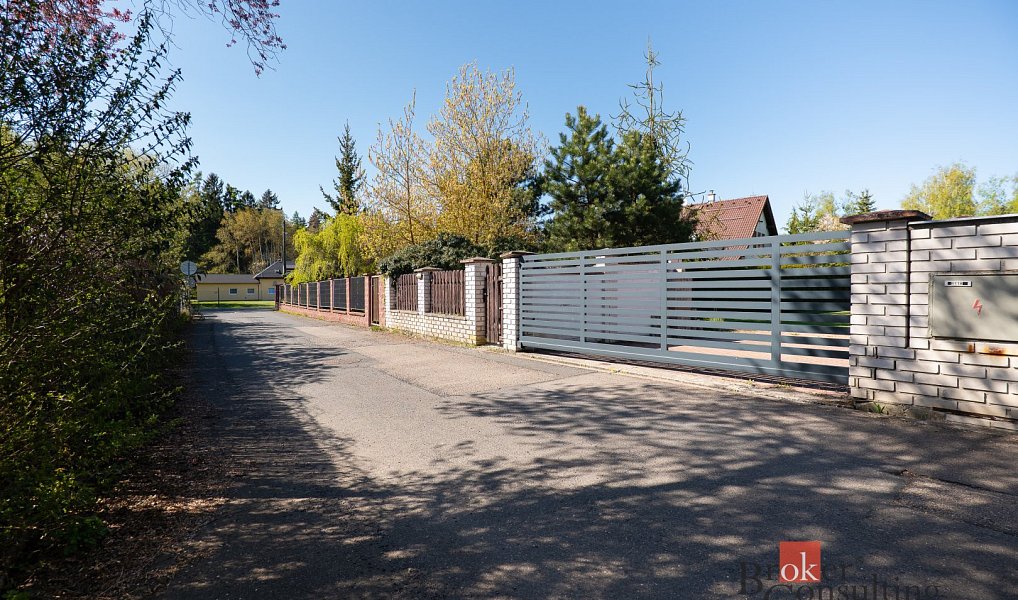 Prodej stavebního pozemku 1 306 m², Svojetice – náhled fotky 7
