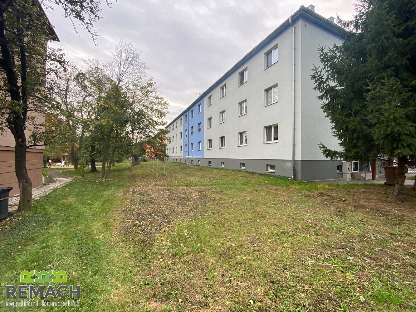 Prodej komerčního pozemku 371 m² – fotografie 2