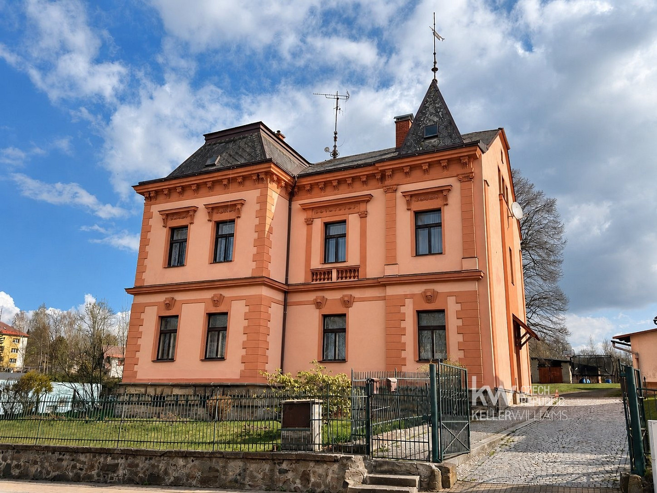 Prodej nájemního domu, činžáku 434 m²