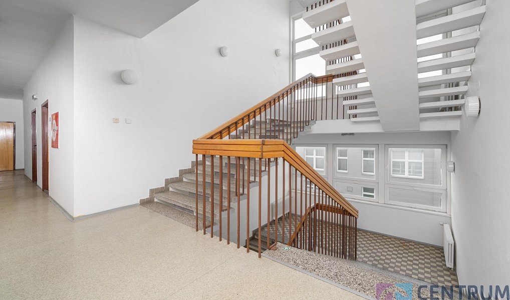 Pronájem kanceláře 1 371 m², Turnov – náhled fotky 5