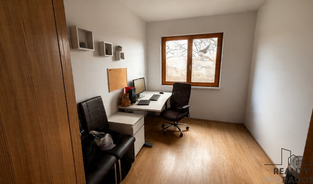 Prodej domu 125 m² s pozemkem 861 m², Jesenice – náhled fotky 10