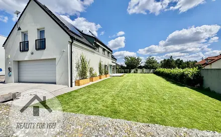 Prodej domu 240 m² s pozemkem 677 m², Radechovská, Bělá pod Bezdězem, okres Mladá Boleslav
