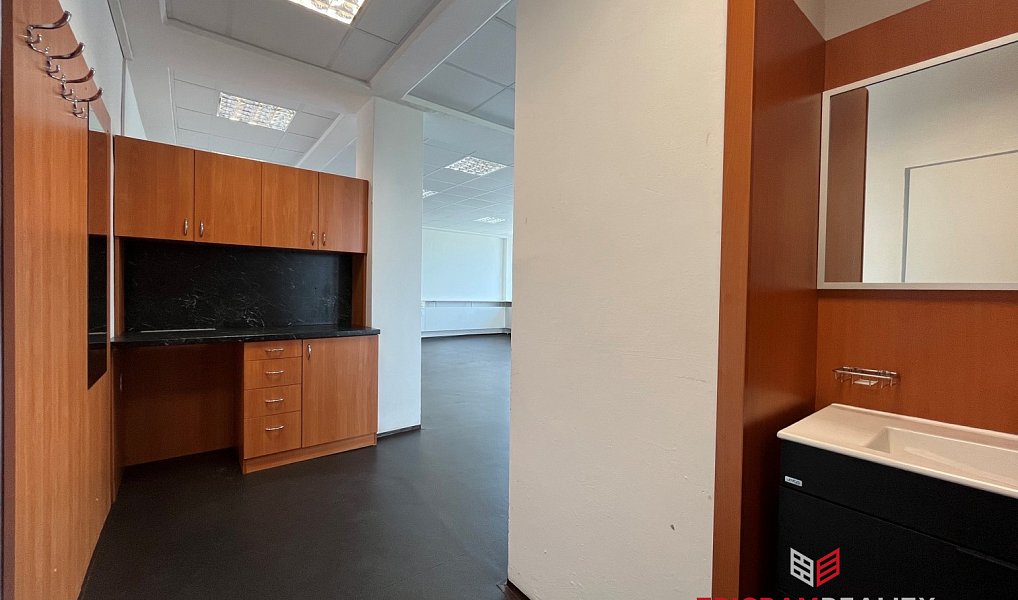 Pronájem kanceláře 113 m², Hradec Králové – náhled fotky 4