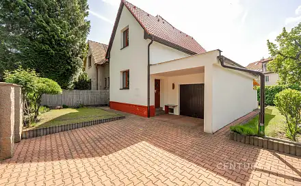 Prodej domu 220 m² s pozemkem 228 m², U kolejí, Praha 6 - Liboc