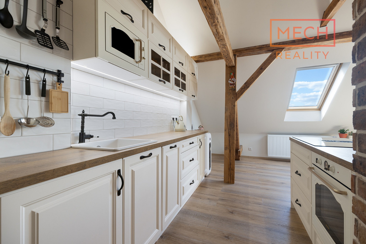 Prodej bytu 3+kk 125 m² – pohled 2