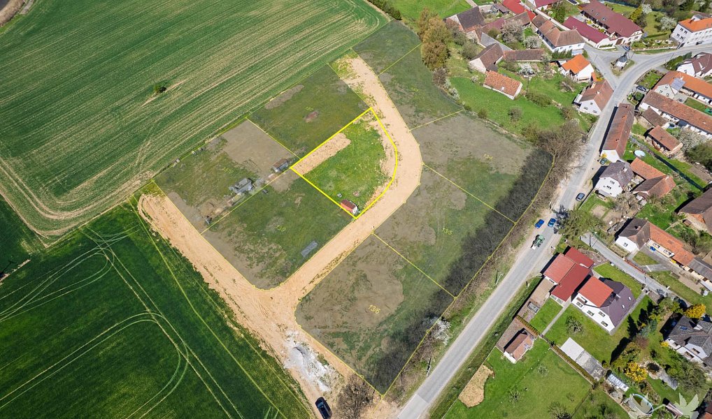 Prodej stavebního pozemku 1 219 m², Pracejovice – náhled fotky 3