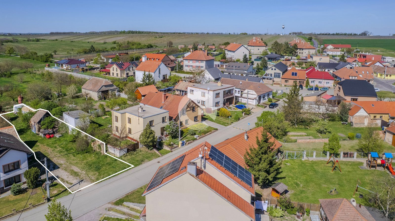 Pozemek 728 m² ve Vrbovci klidné místo pro výstavbu rodinného domu, kompletní sítě – další