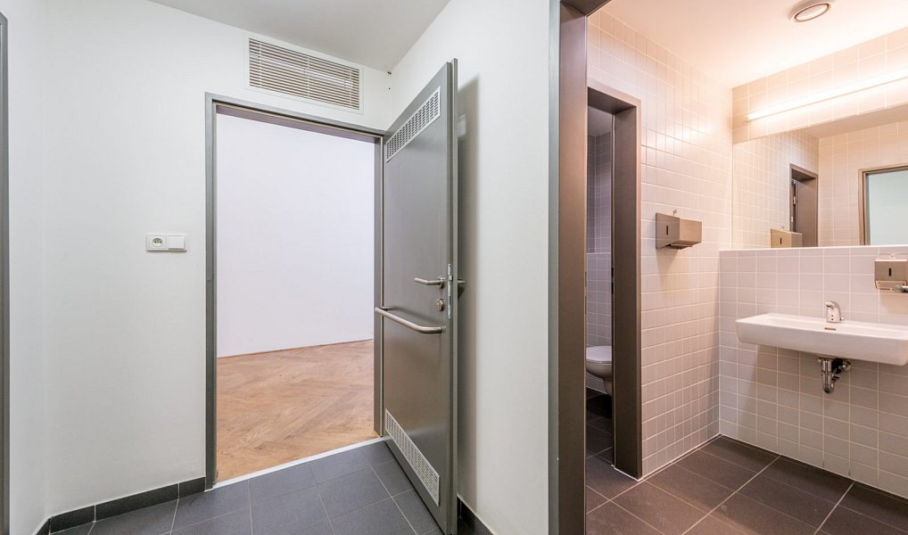 Pronájem kanceláře 309 m², Praha – náhled fotky 9