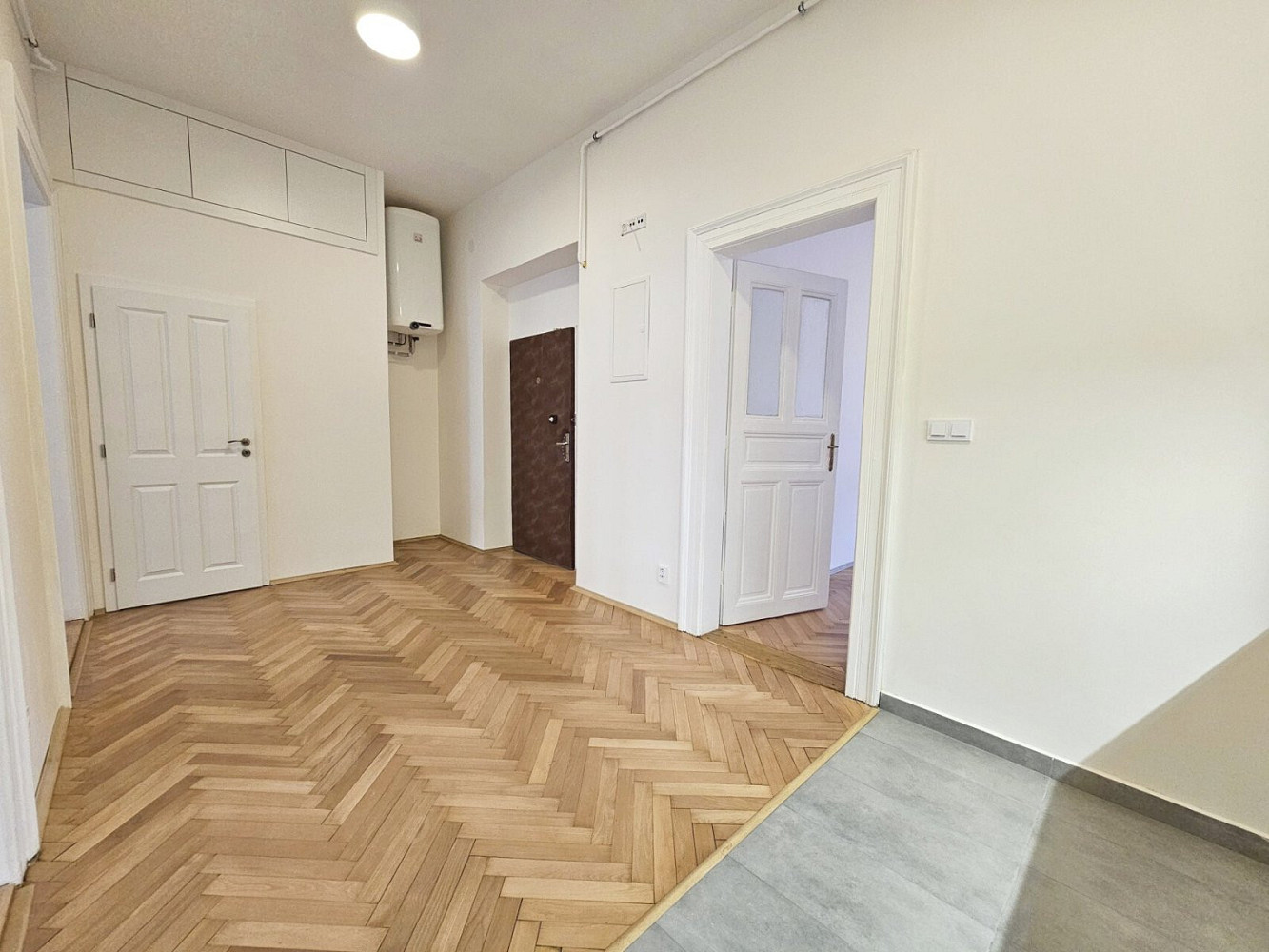 Pronájem bytu 3+1 86 m² — photo 2