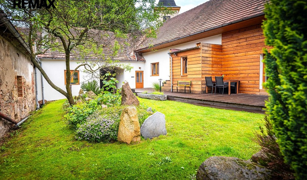 Prodej domu 363 m² s pozemkem 1 624 m², Paračov – náhled fotky 9