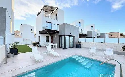 Prodej domu 175 m² s pozemkem 250 m², Los Balcones, Španělsko