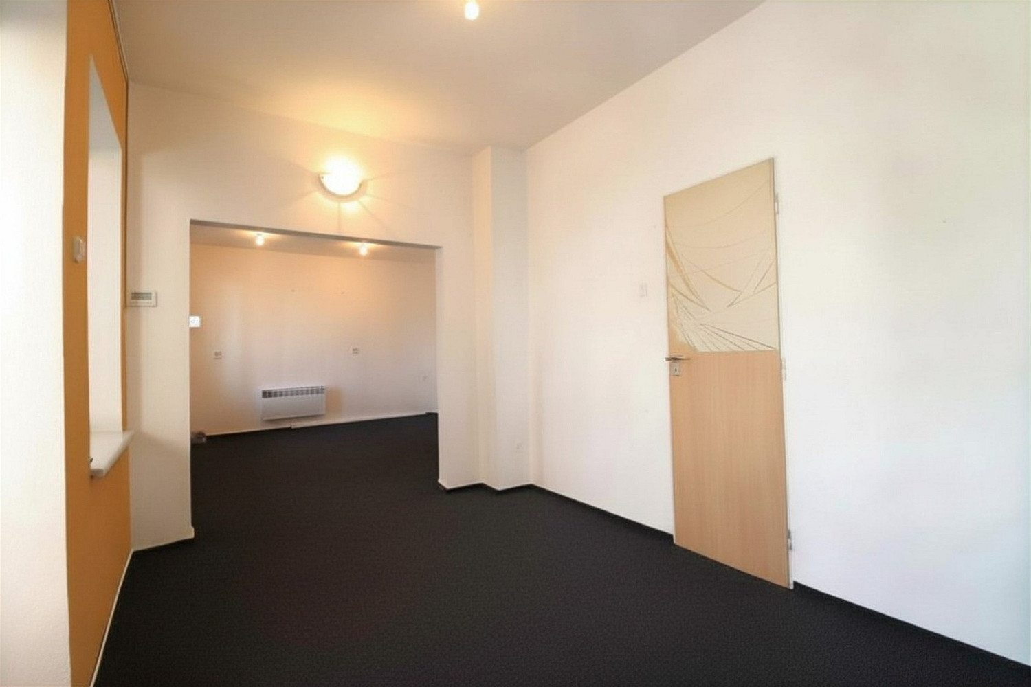 Pronájem obchodních prostor 65 m² – fotografie 3