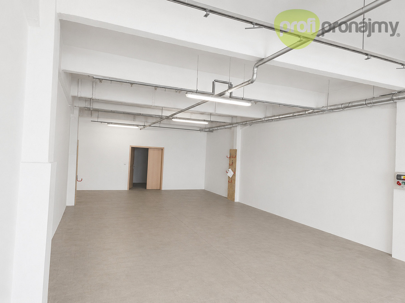 Pronájem obchodních prostor 100 m² – fotografie 3