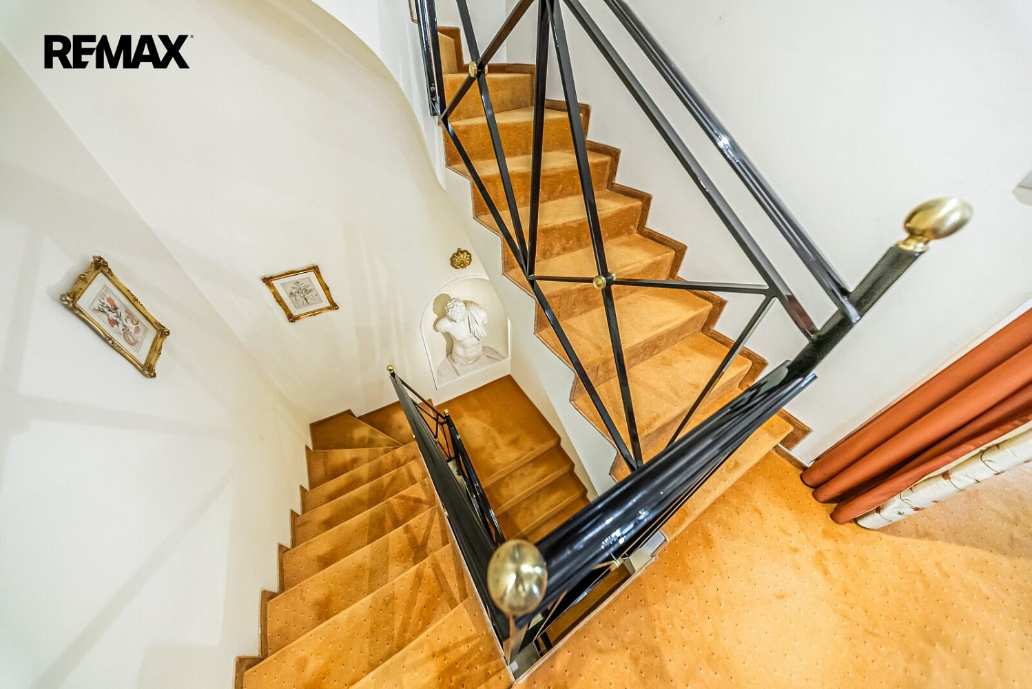 Prodej domu 333 m² s pozemkem 218 m² – fotografie 5
