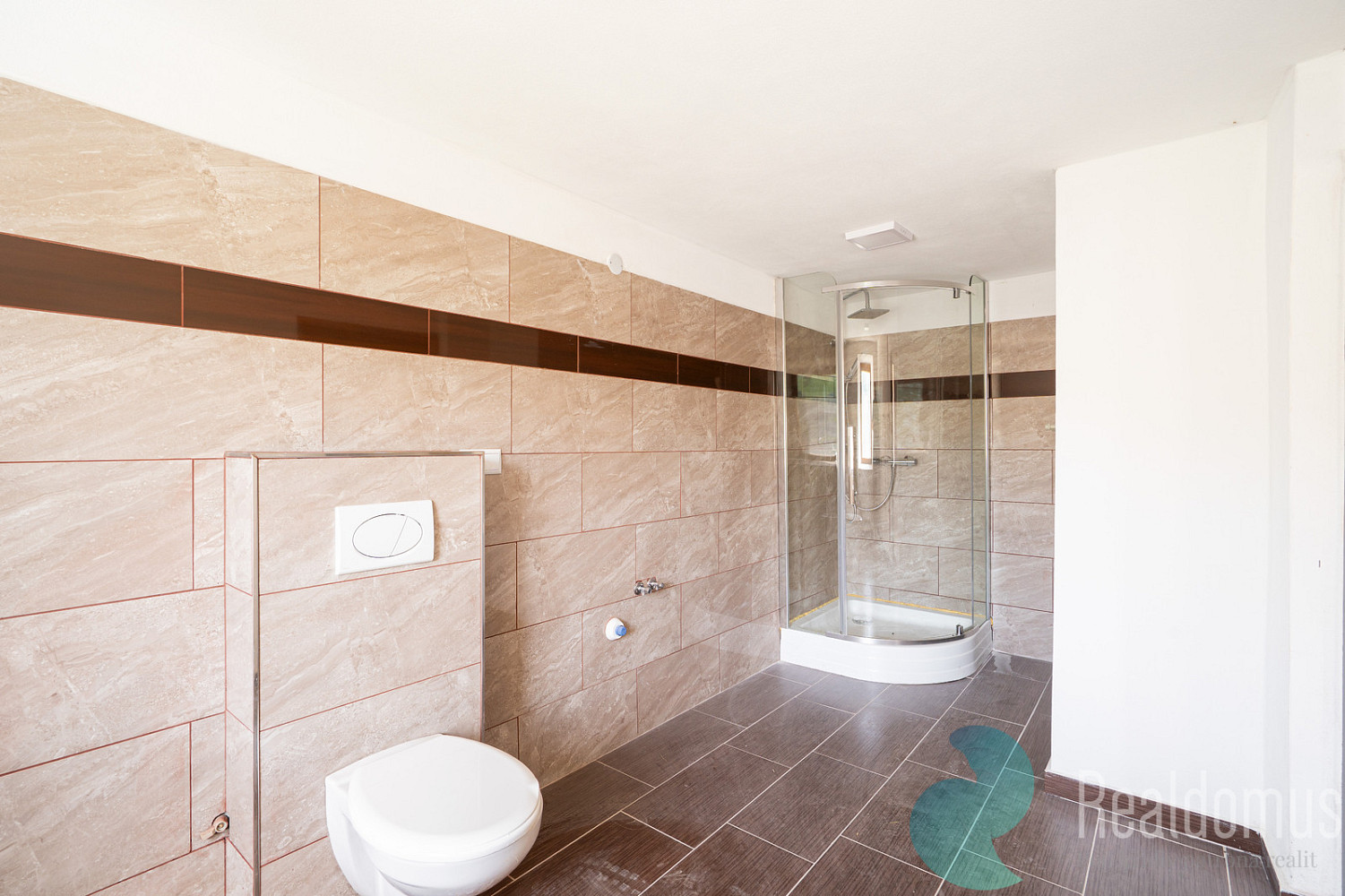 Prodej chaty/chalupy 290 m² s pozemkem 1 067 m² — photo 3