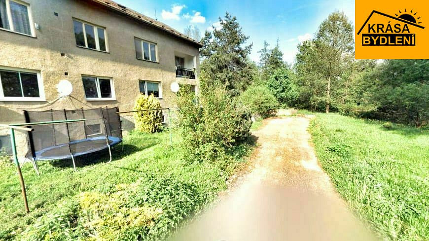 Prodej spoluvlastnického podílu k bytovému domu a garáži v hoštejně — photo 2