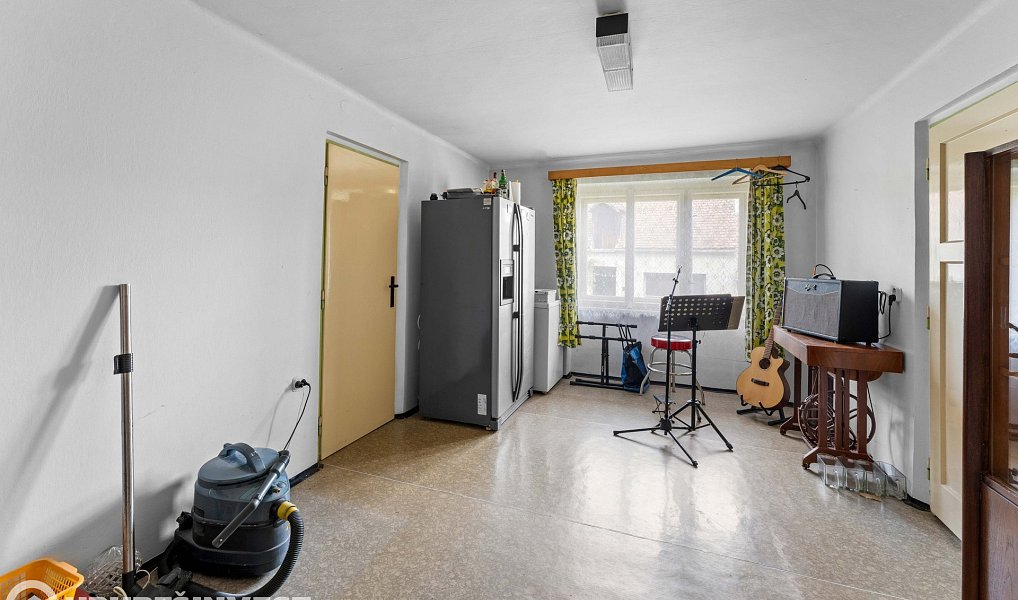 Prodej domu 140 m² s pozemkem 1 886 m², Nižbor – náhled fotky 10