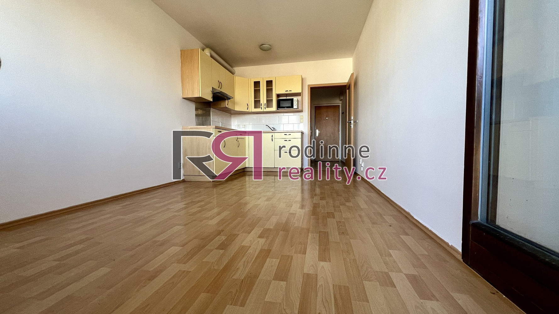 Pronájem bytu 1+kk 24 m² – fotografie 4