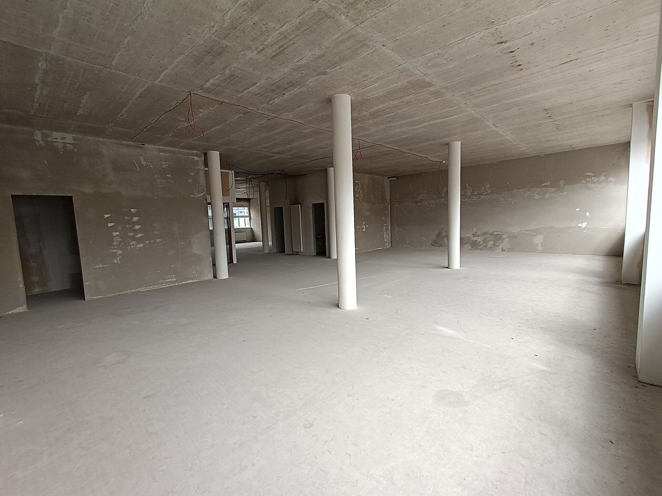 Pronájem kanceláře 239 m² – fotografie 3