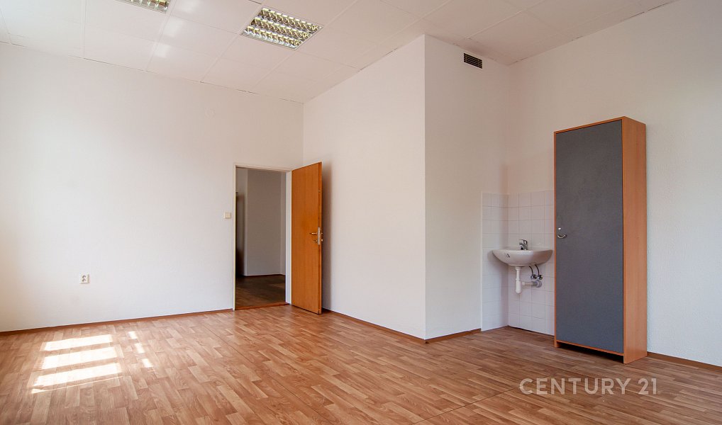 Pronájem kanceláře 74 m², Třinec – náhled fotky 4