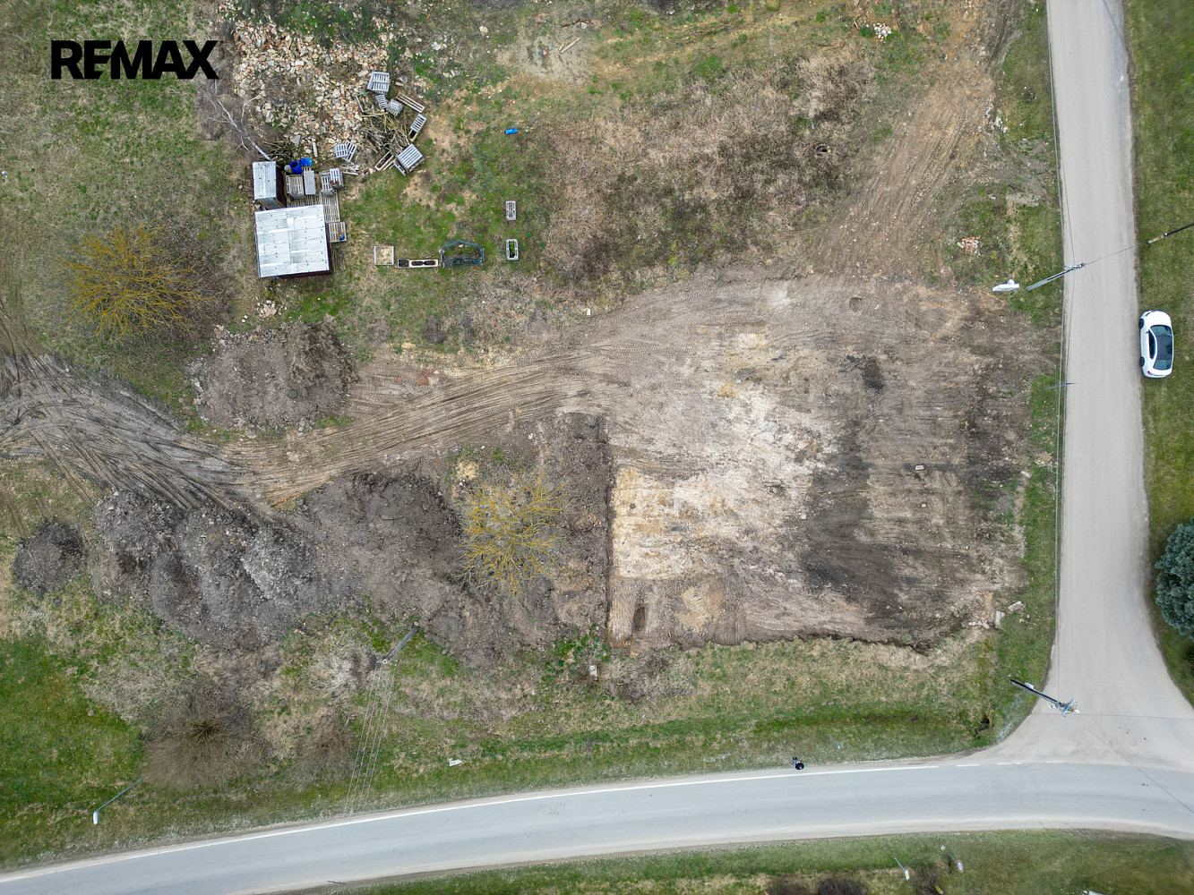 Prodej stavebního pozemku 1 401 m² – pohled 2