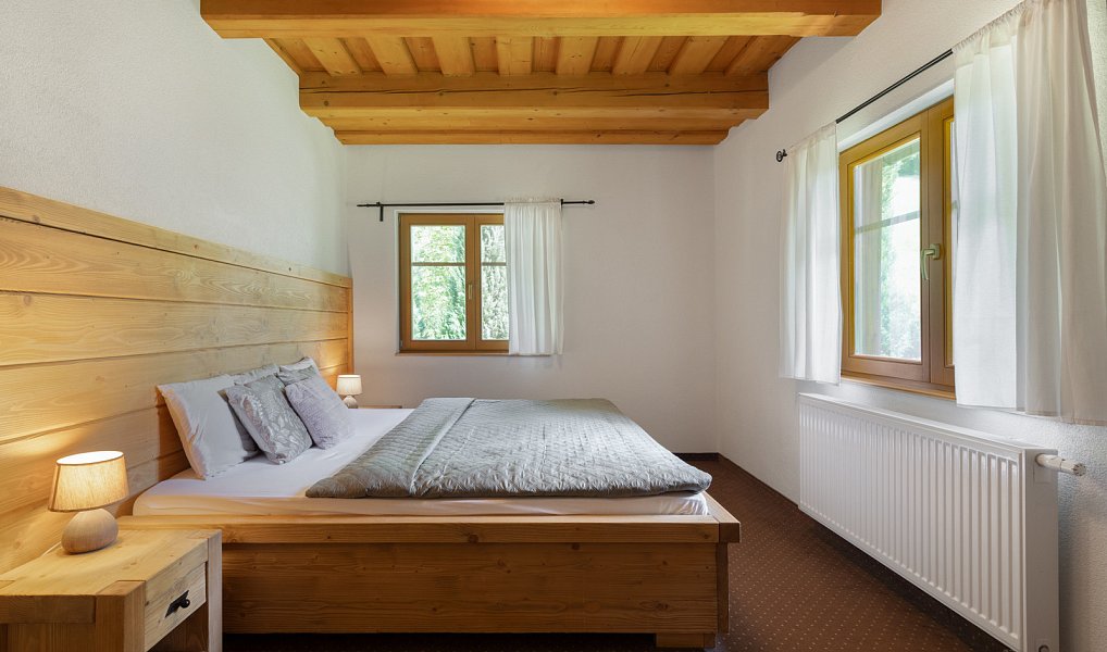 Prodej ubytovacího objektu 155 m², Karolinka – náhled fotky 21