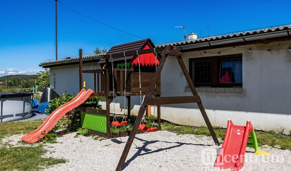 Prodej komerčního objektu (jiného typu) 1 698 m², Křenice – náhled fotky 19