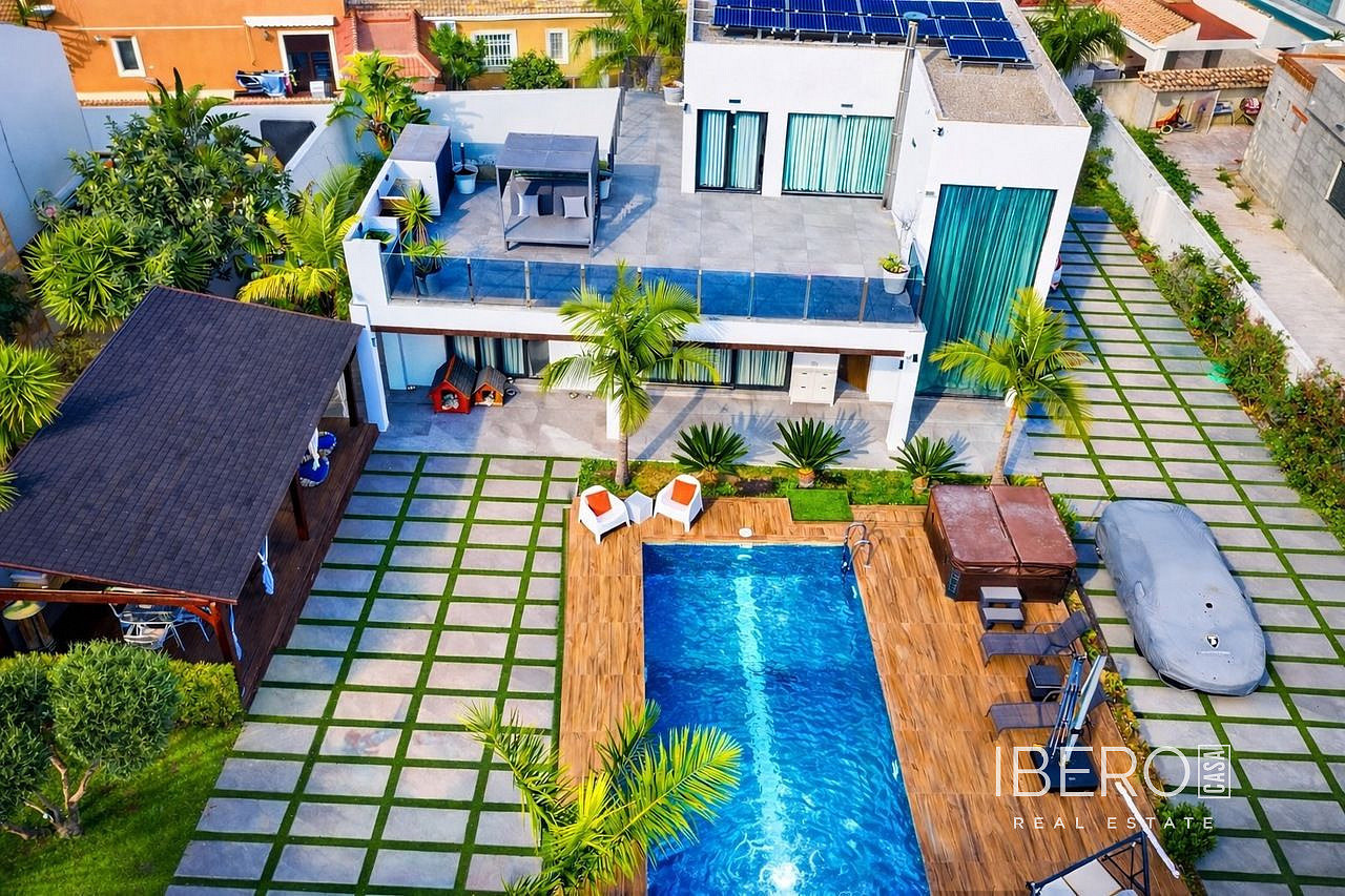 Prodej domu 241 m² s pozemkem 788 m²
