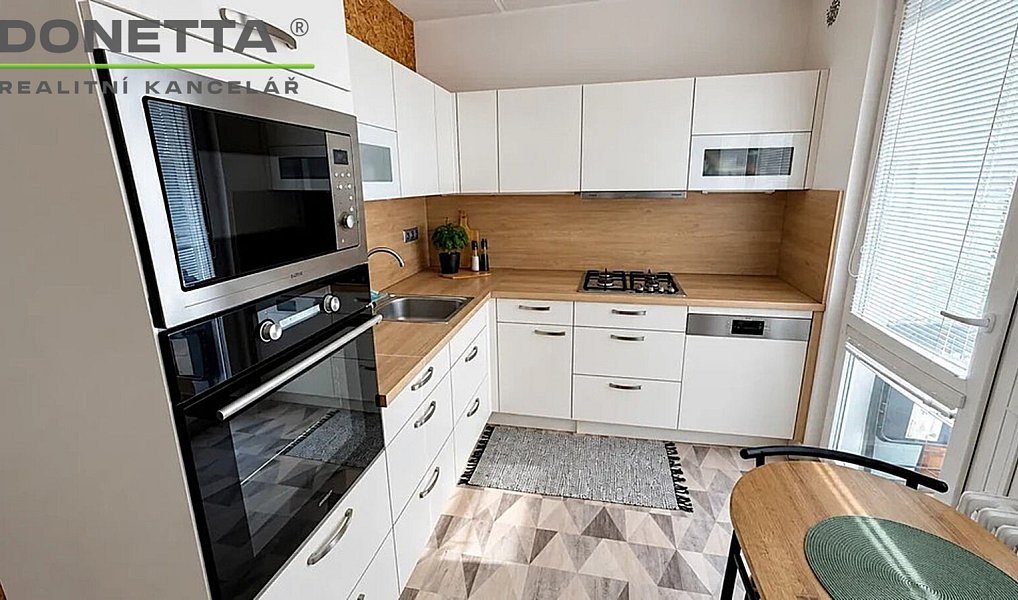 Pronájem bytu 2+1 78 m², Pardubice – náhled fotky 2